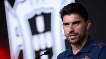 حسم الجدل.. فابريزو رومانو يكشف تحركات يونايتد وريال مدريد نحو نيفيز